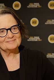 Relaciones polacas checas, directora de cine, directora de cine polaca, directora de cine, mujer con gafas......